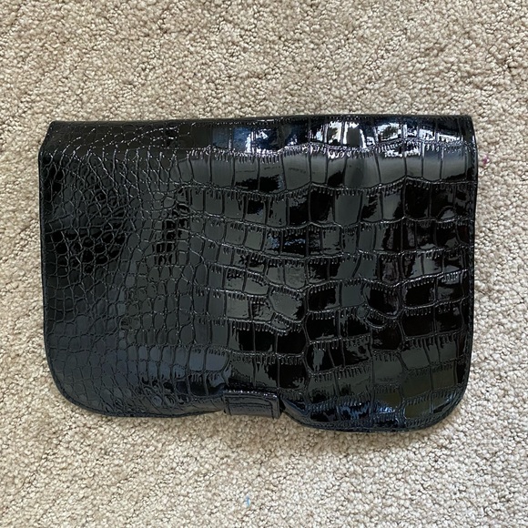 Black shiny pleather crocodile pattern jewelry bag - Picture 4 of 4